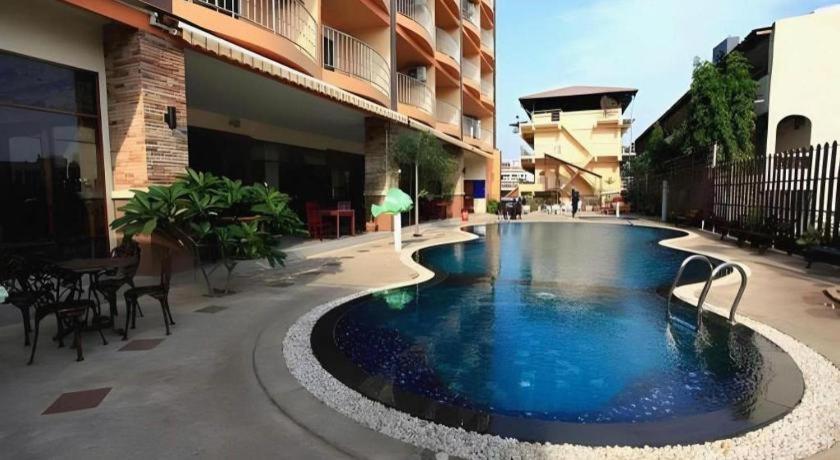Siam Platinum Pattaya 38/44