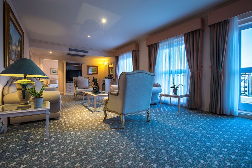RADISSON BLU LE VENDOME-CAPE TOWN 15/33