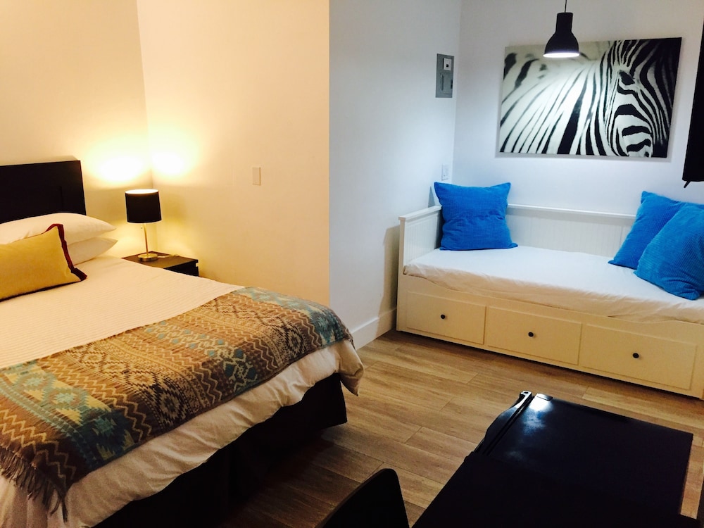 Oasis Hotel 27/71