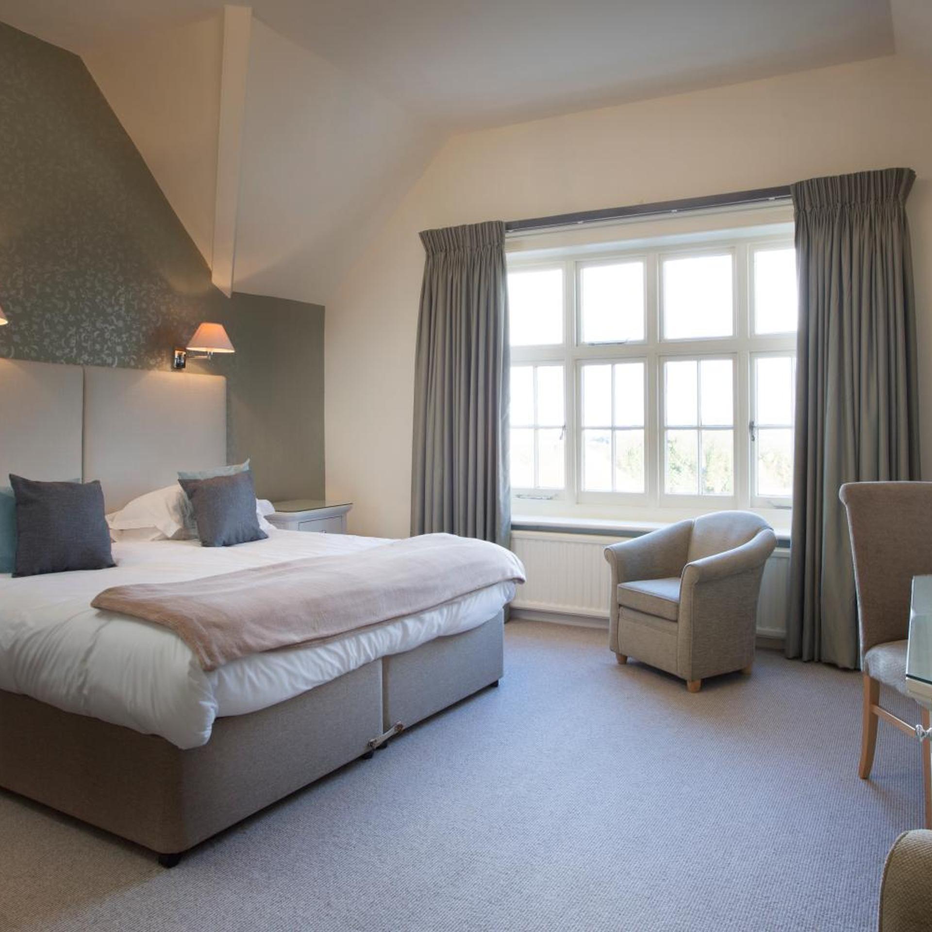 Deluxe, Double or Twin Bed, River View