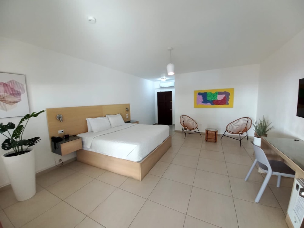 Hotel Los Farallones 31/70
