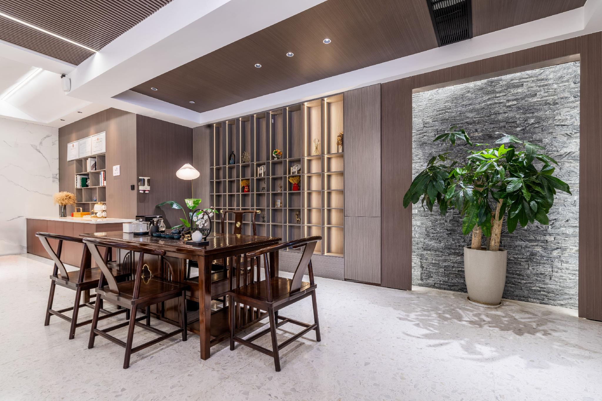 Ramada Encore by Wyndham Wuhan West 14/37