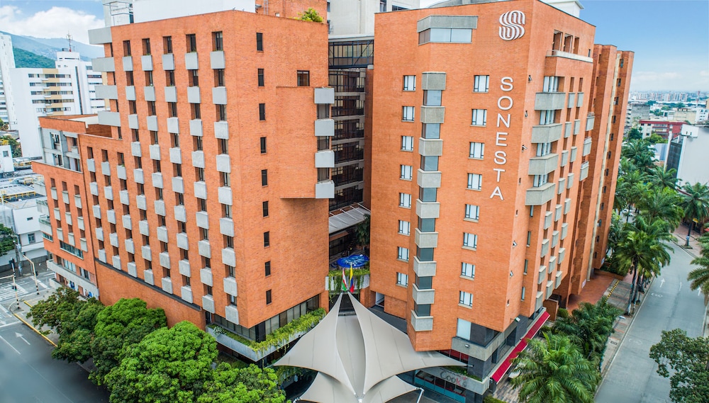Sonesta Hotel Cali 2/50