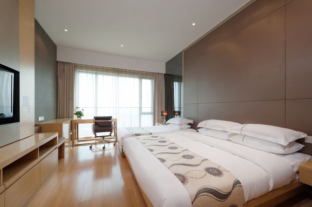 Yicheng Apartment Poly World Center 17/59