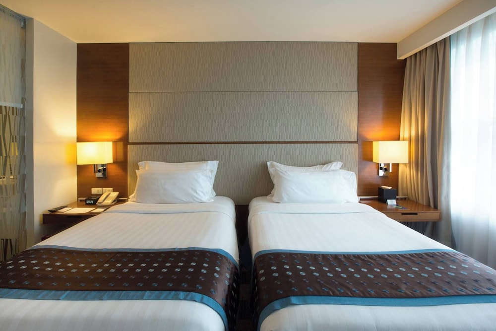 SUPERIOR, TWIN BEDS