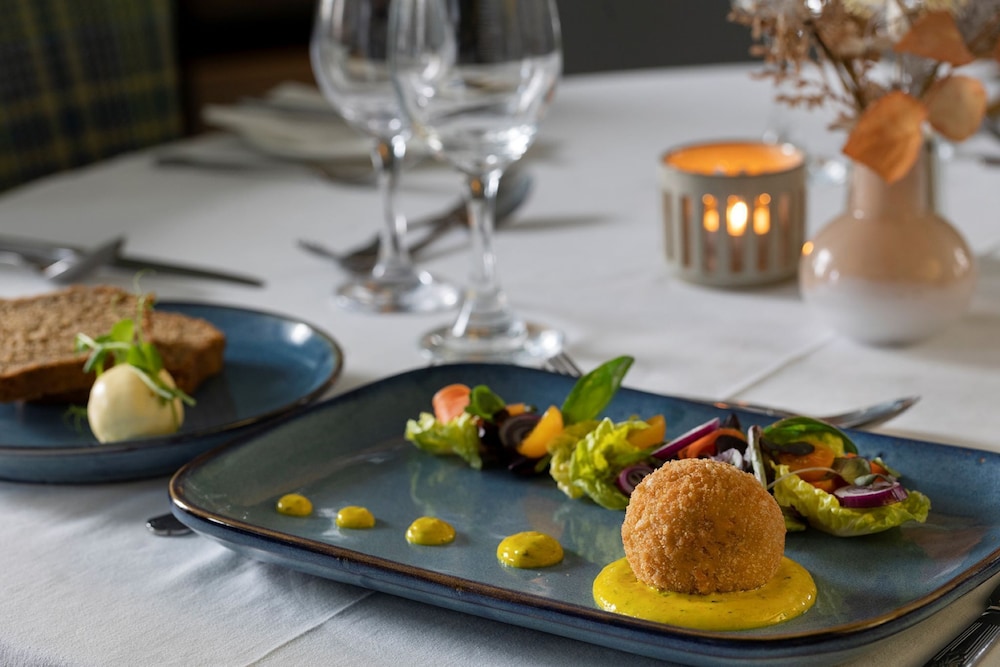 CAHIR HOUSE HOTEL 43/54