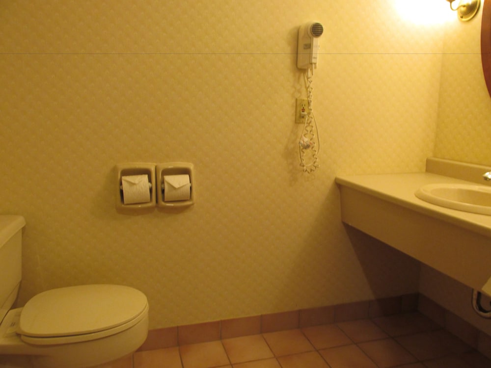 Fredericton Inn 62/65