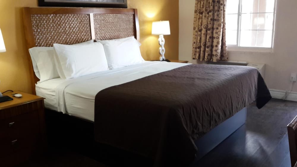 American Regency Inn Ex Rodeway Inn At Route 66 5/35