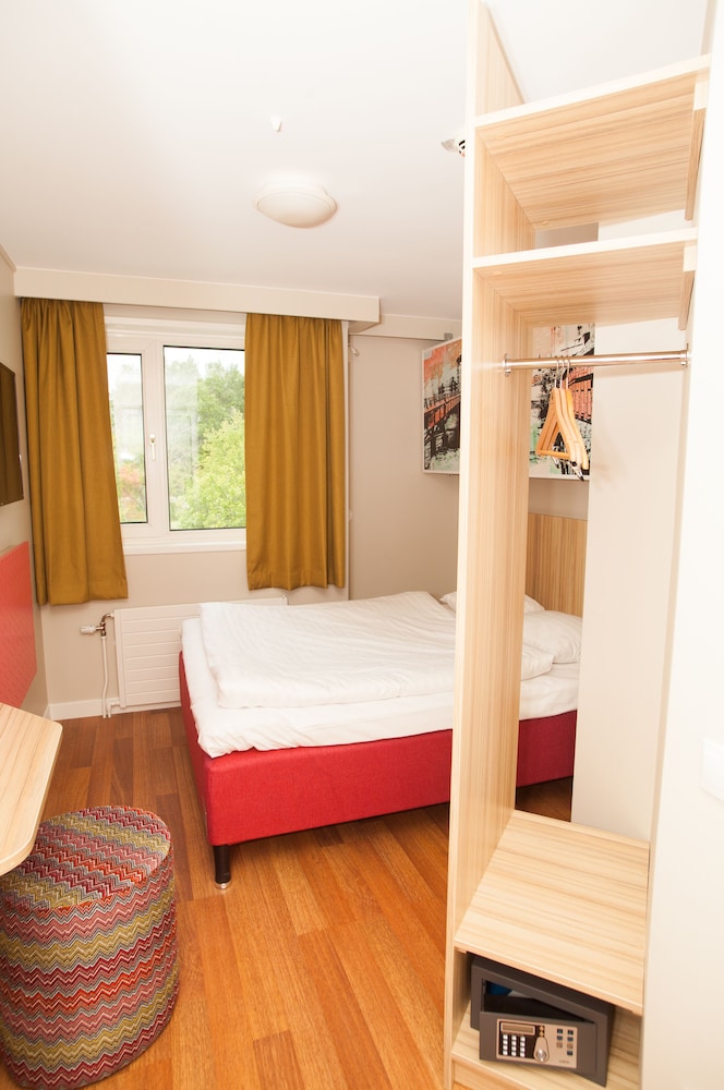 Good, Double Bed