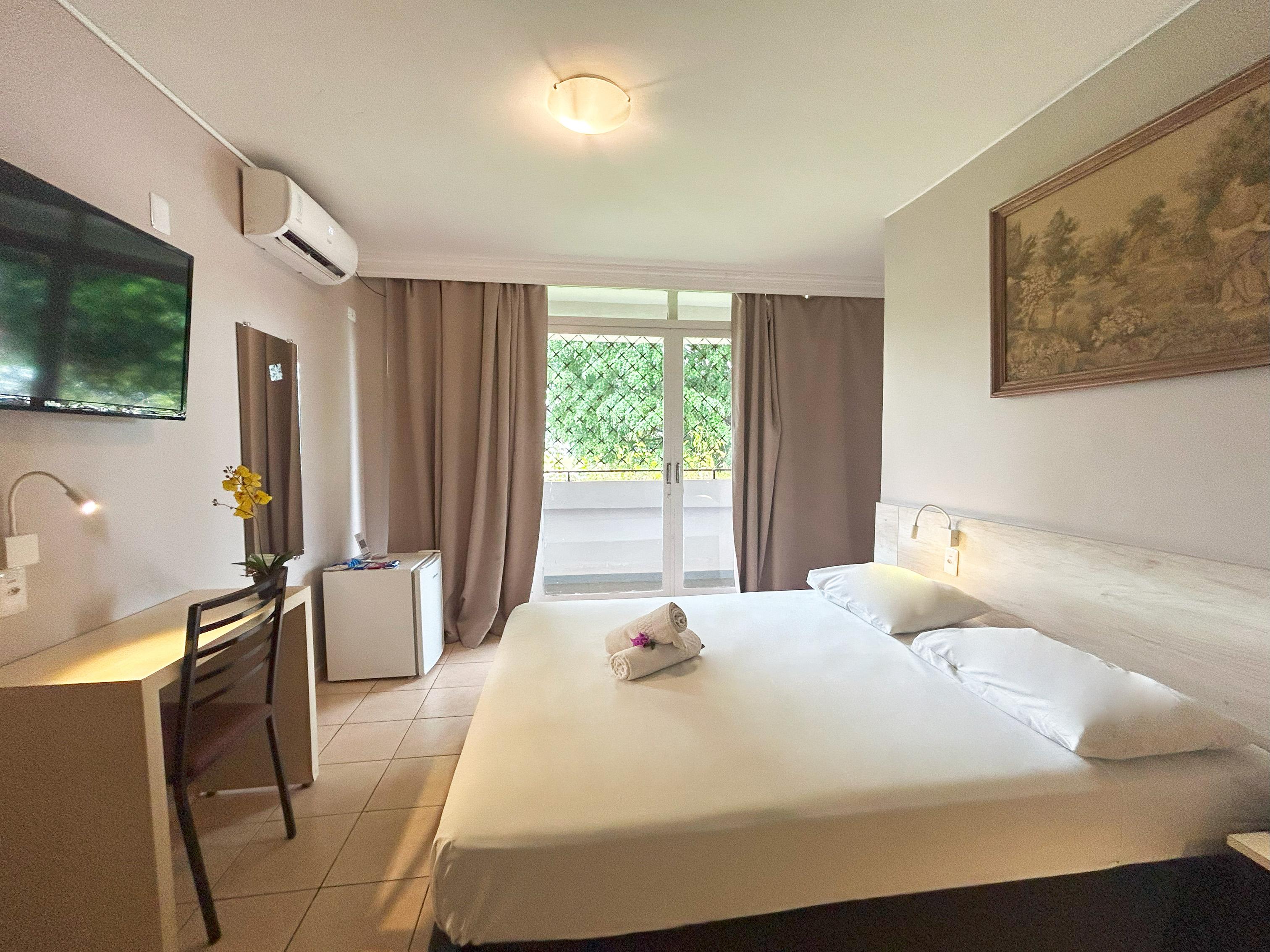 Deluxe, Double Bed, Street View