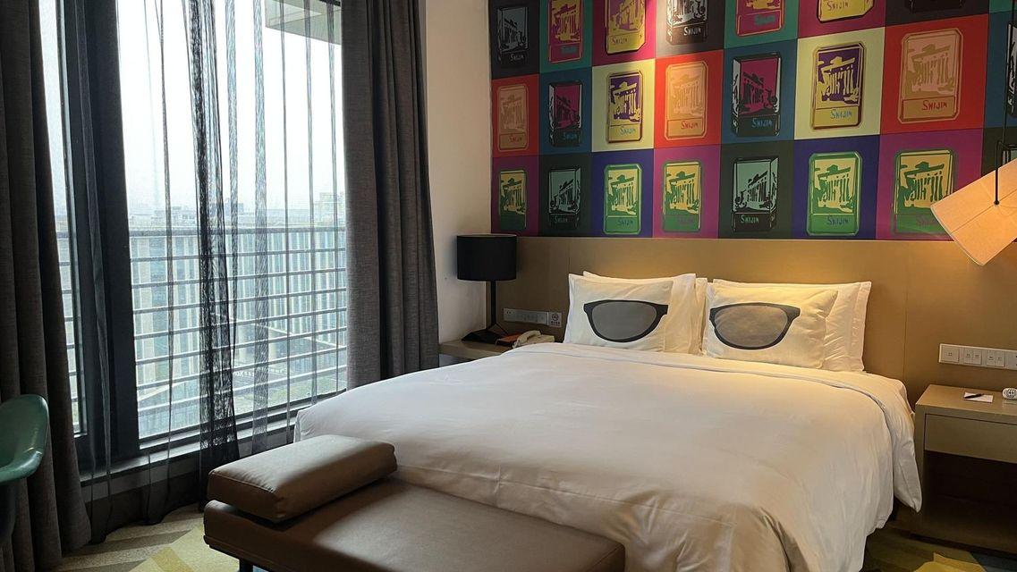 Mini, Superior, King Bed