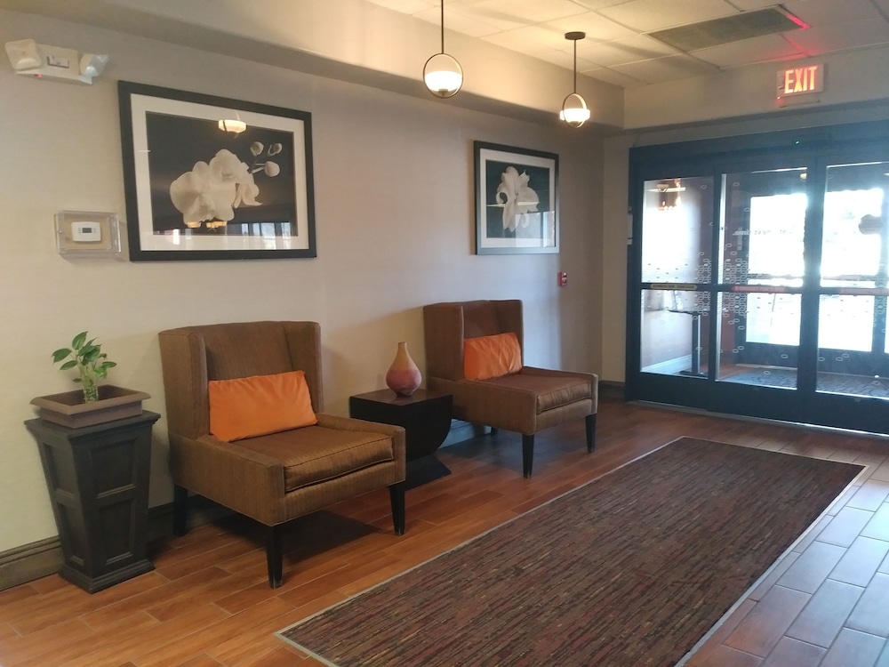 Hampton Inn Taos 26/48
