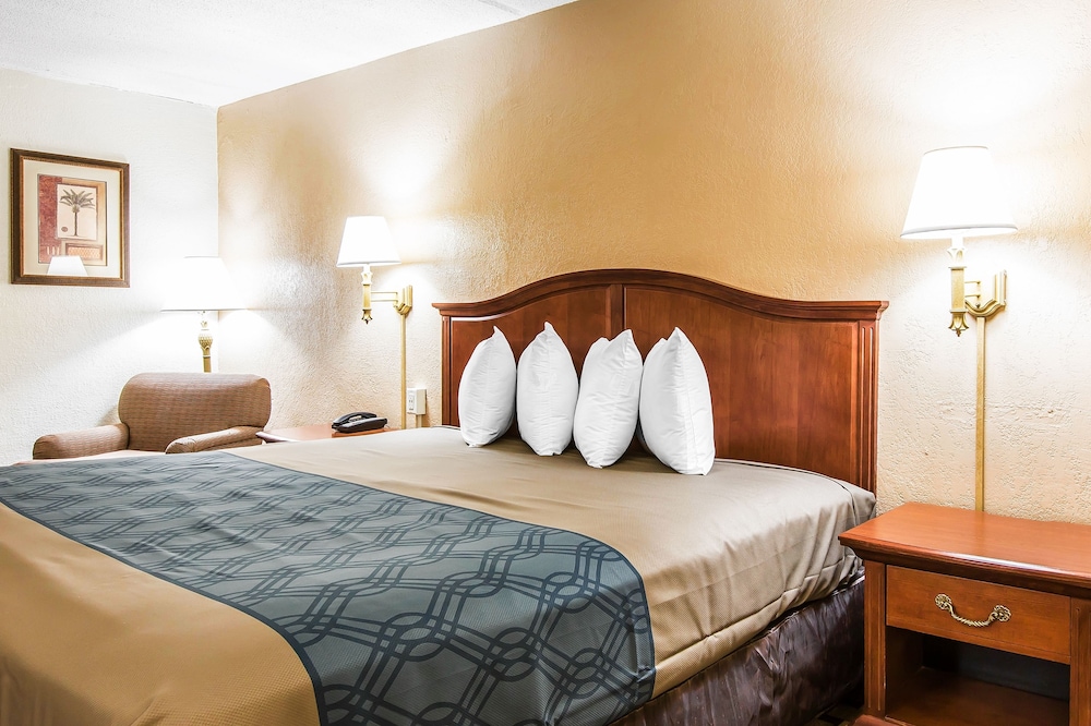 Econo Lodge Savannah Midtown 9/23