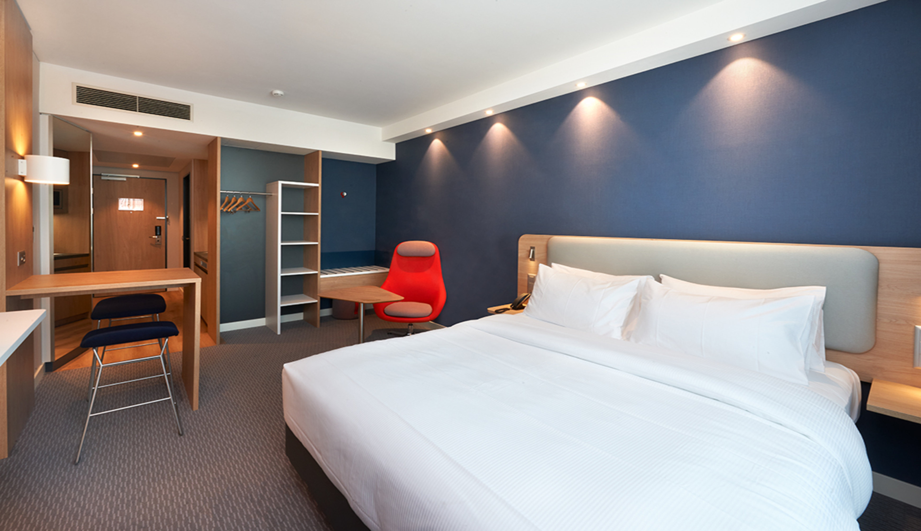Holiday Inn Express & Suites - Basel - Allschwil, an IHG Hotel 6/28