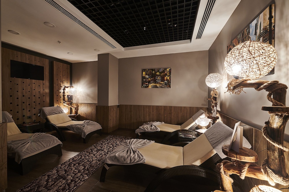 The City Suites 46/61