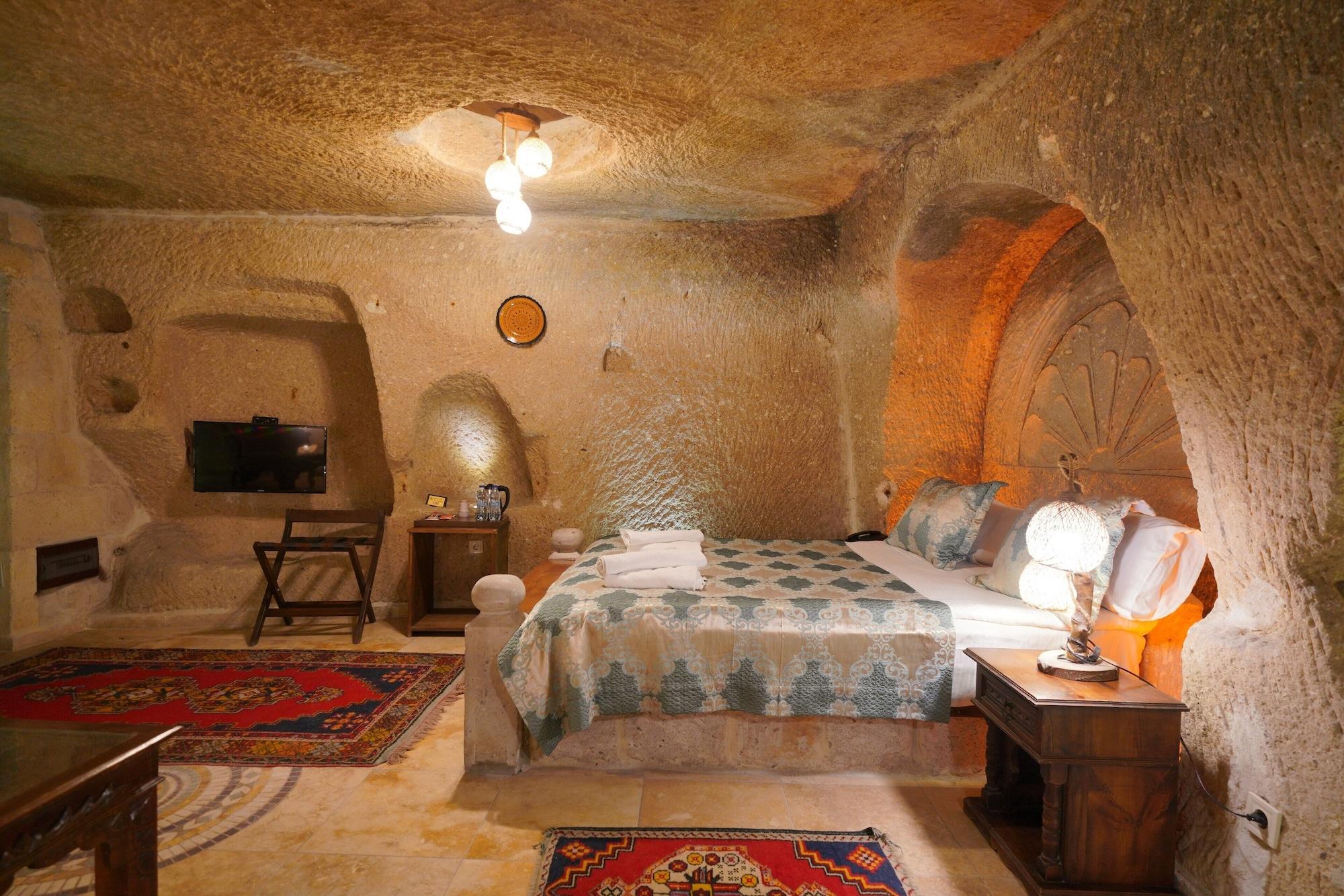 Cave, Suite