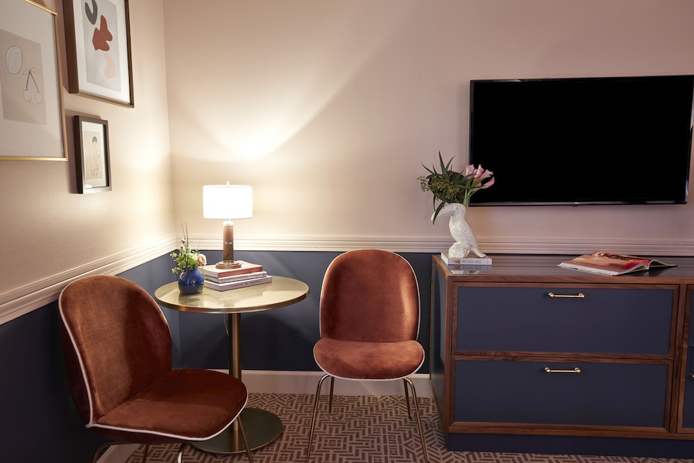 The Oliver Hotel 44/58