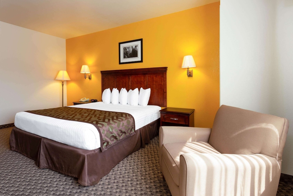 The Montcler Hotel & Conference Center 13/69