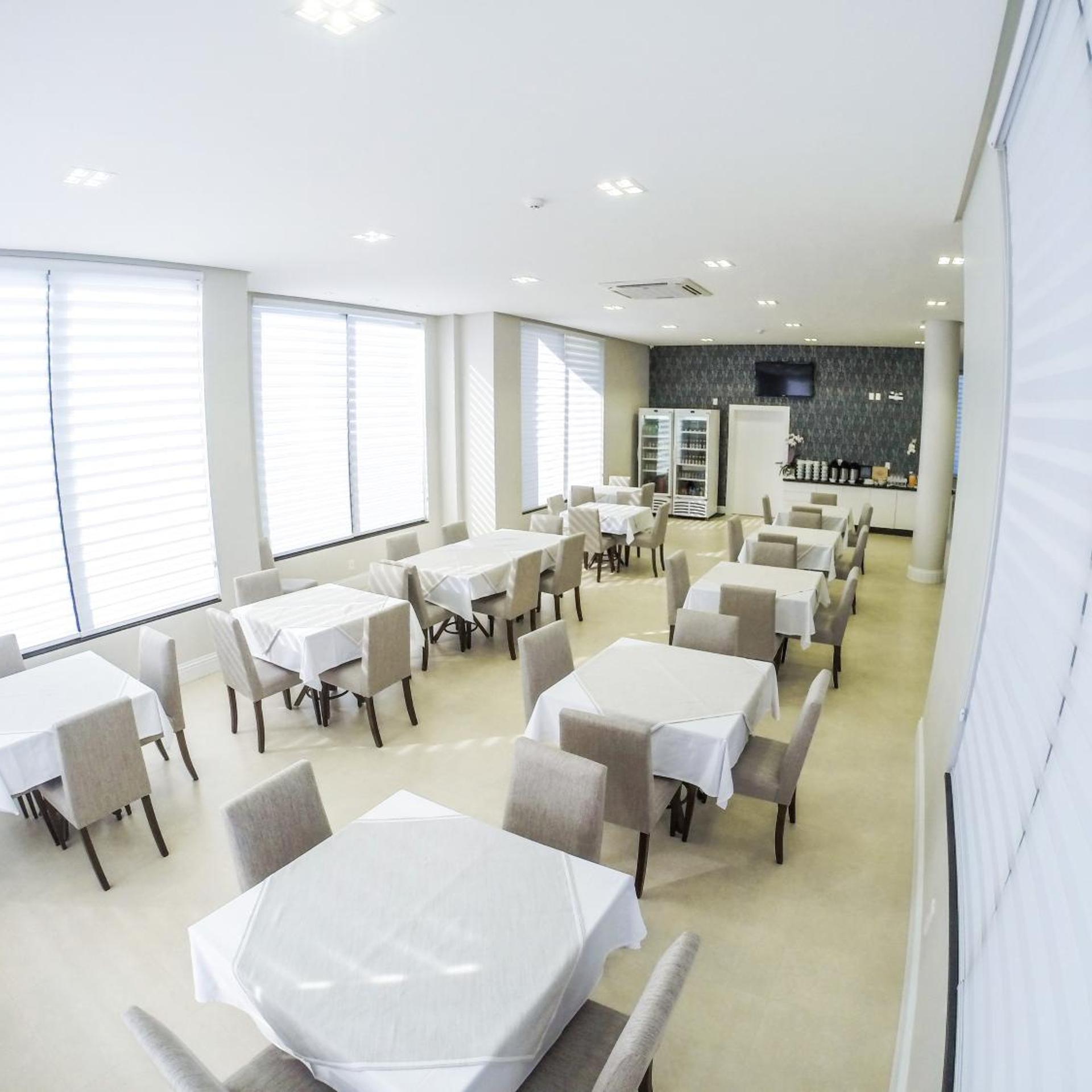 Seville Park Hotel 38/44