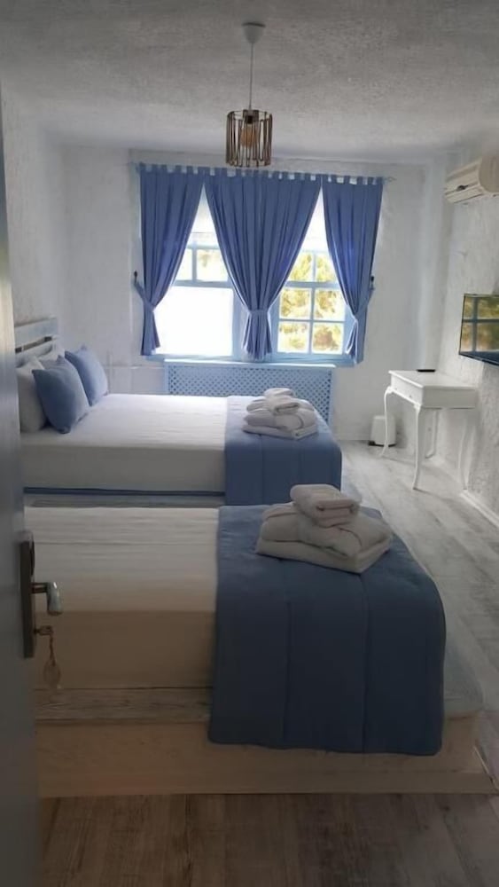 Thea Butik Hotel & Restaurant 22/28
