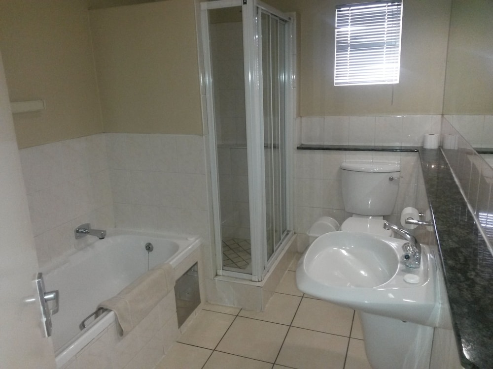 Airport Inn and Suites 10/47