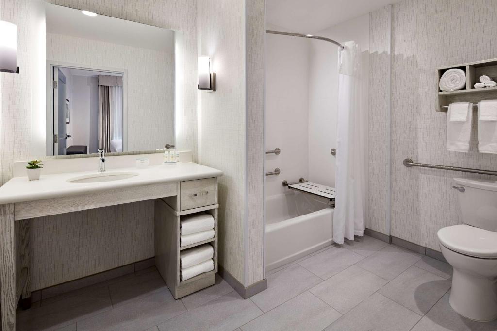 STUDIO, 2 QUEEN BEDS, ACCESSIBLE