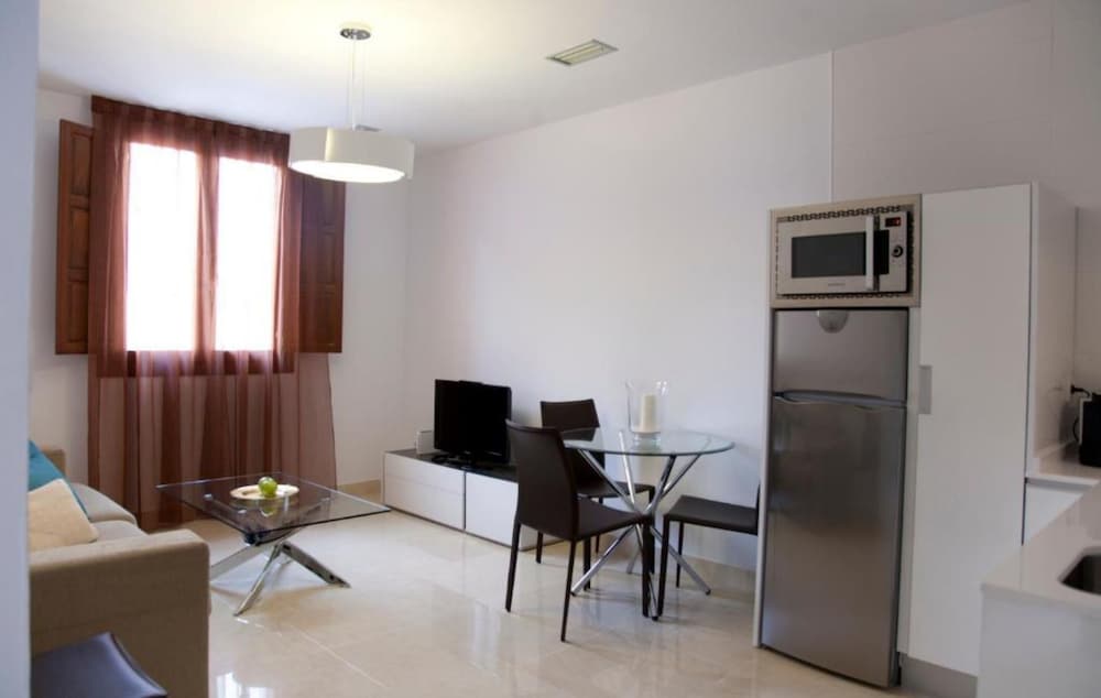 Habitat Suites Gran Via 17 59/65
