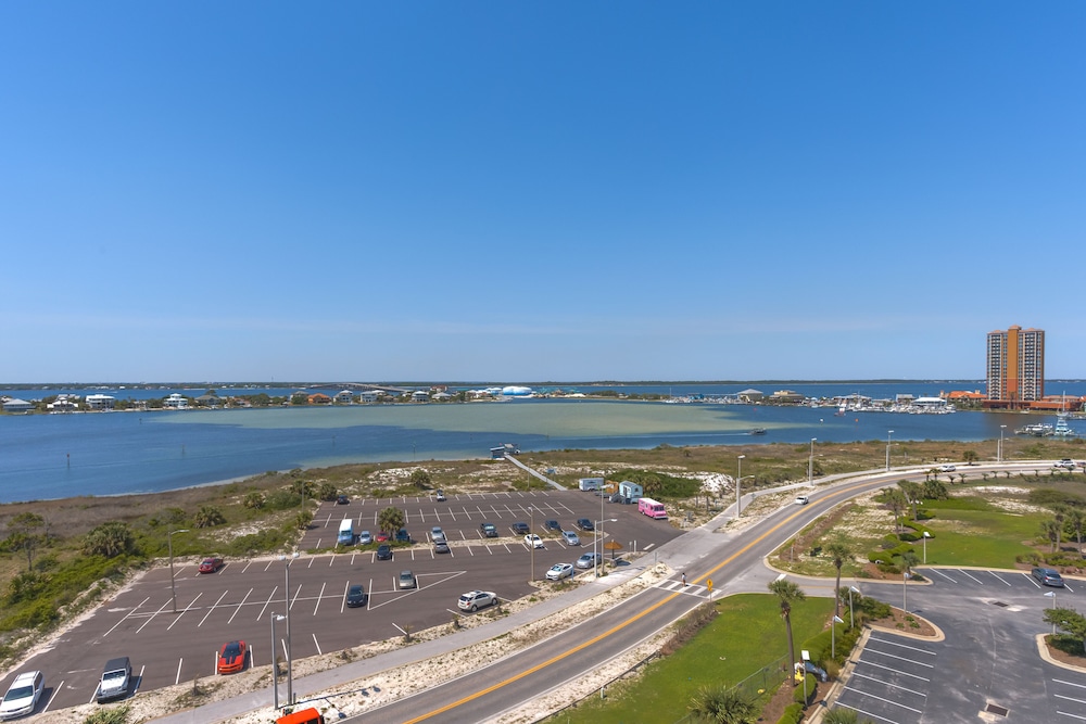 The Pensacola Beach Resort 68/74
