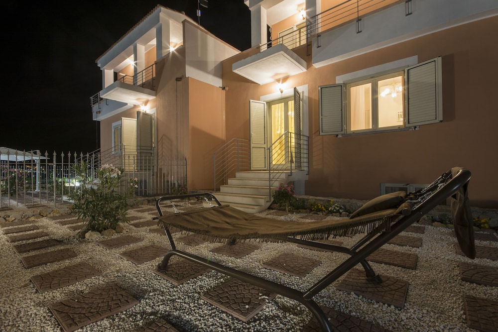 Villa Armonia 82/93