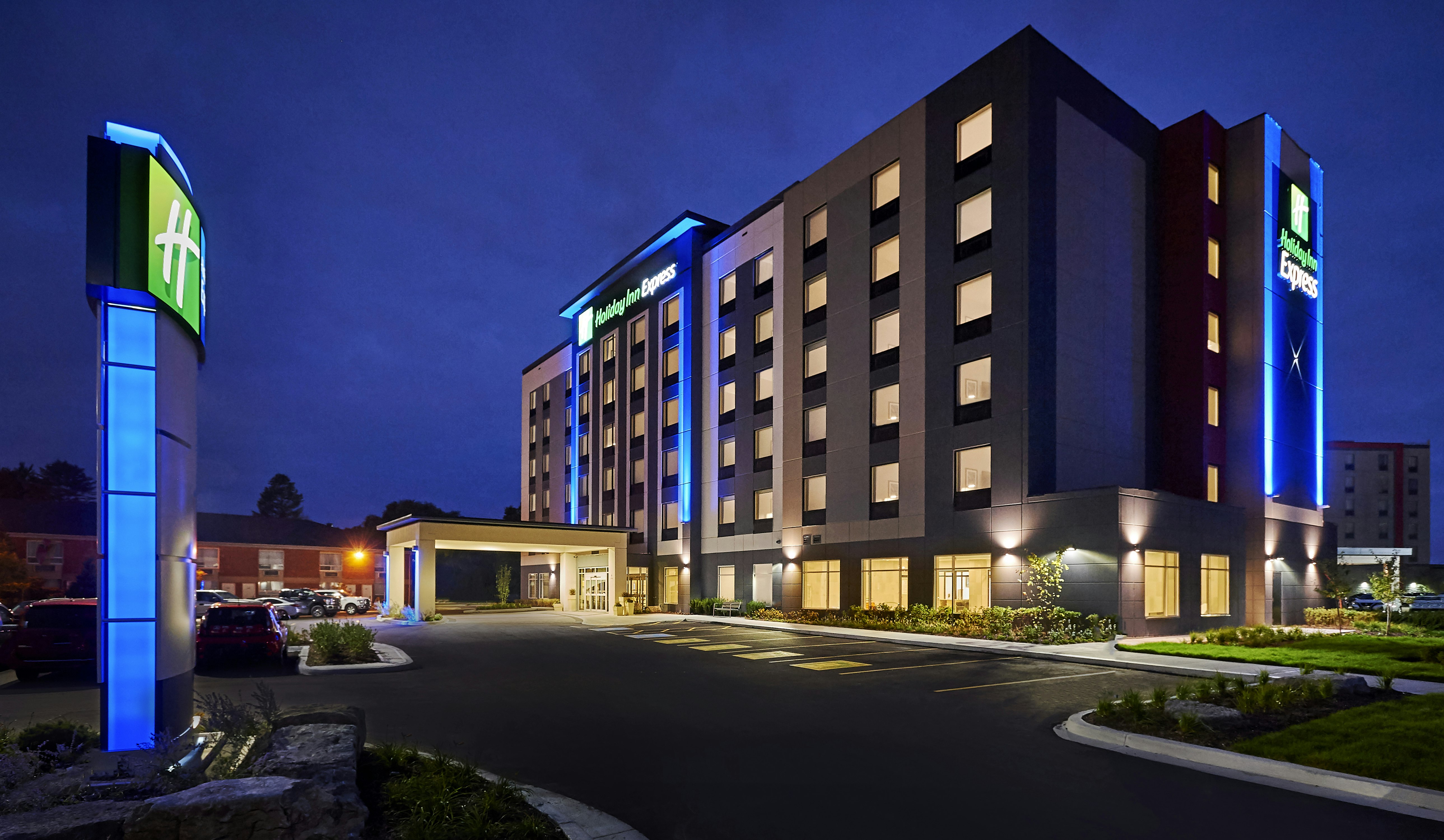 Holiday Inn Express Sarnia - Point Edward 3/46