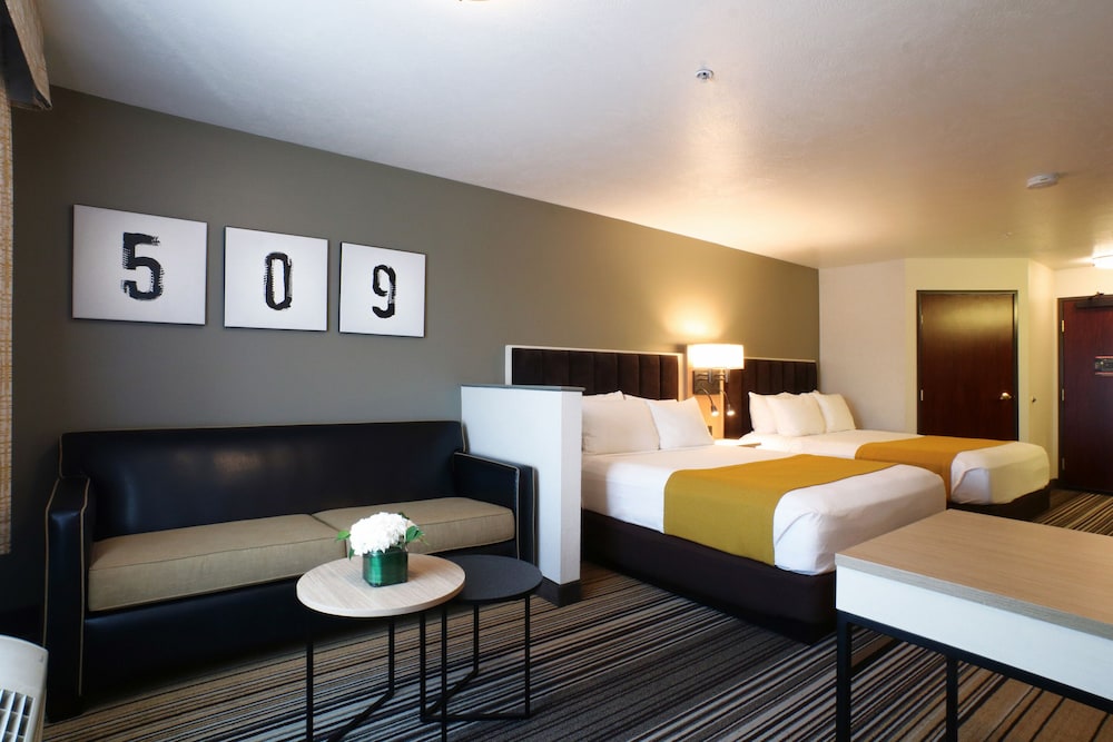 Oxford Suites Spokane Valley 15/64