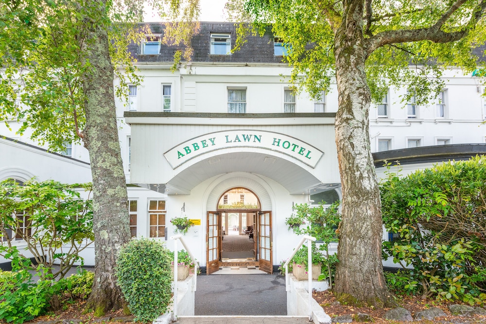 Abbey Lawn Hotel 3/64