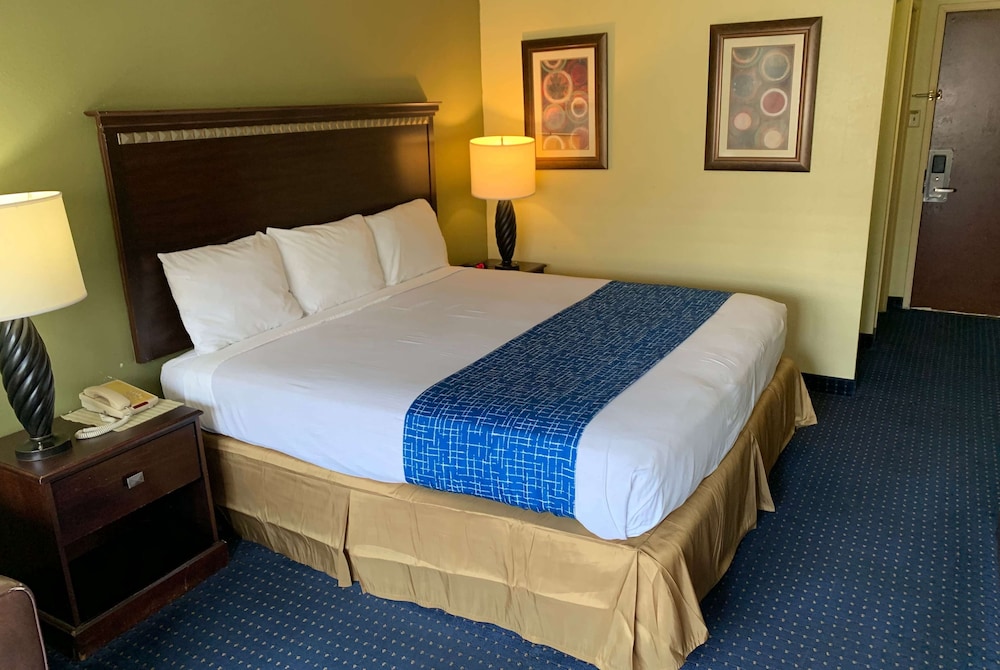 Travelodge by Wyndham Odessa 14/30