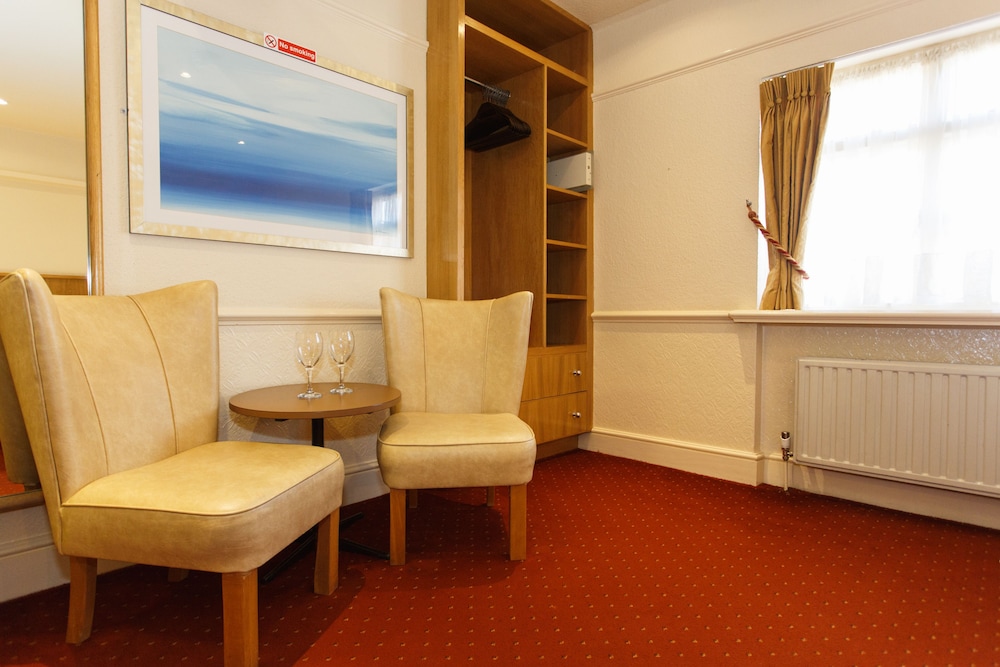 Morgan Hotel 28/35