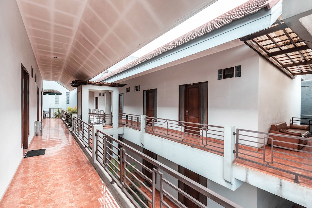 OYO 686 Bunga Karang Hotel 2/46