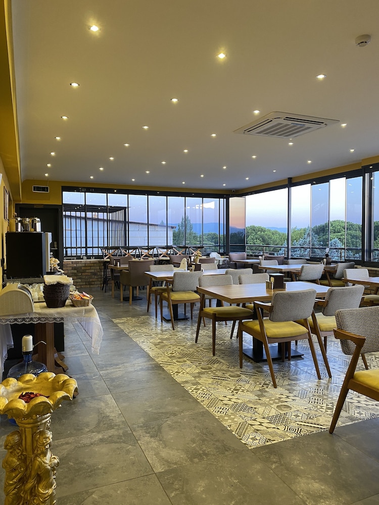 Roy Otel Akcay 35/50
