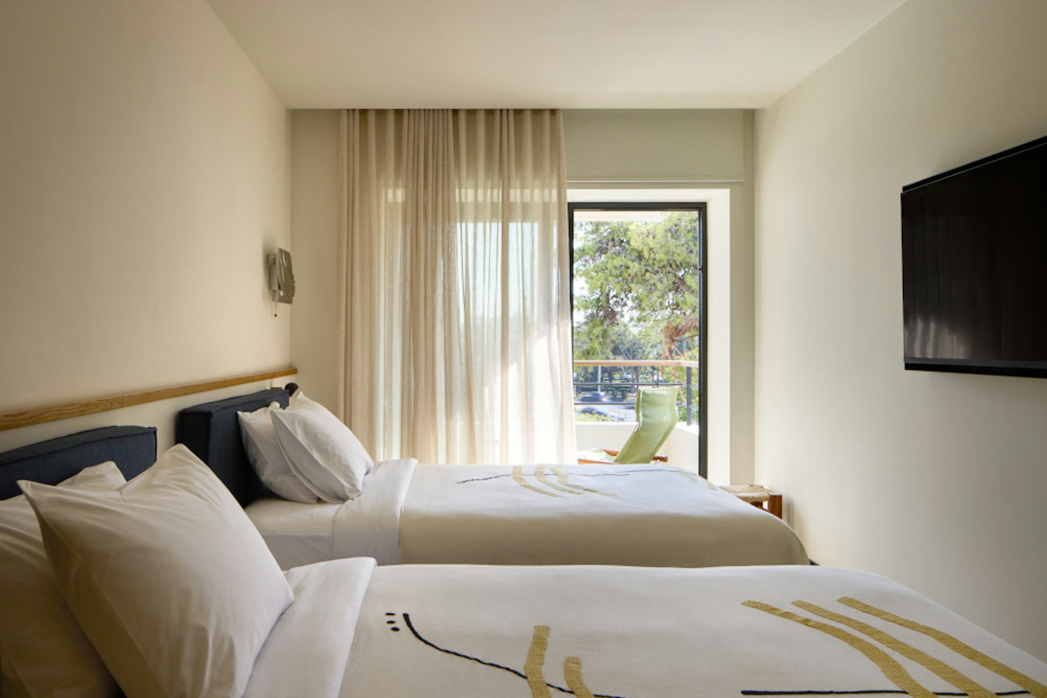 FENIX HOTEL 11/44
