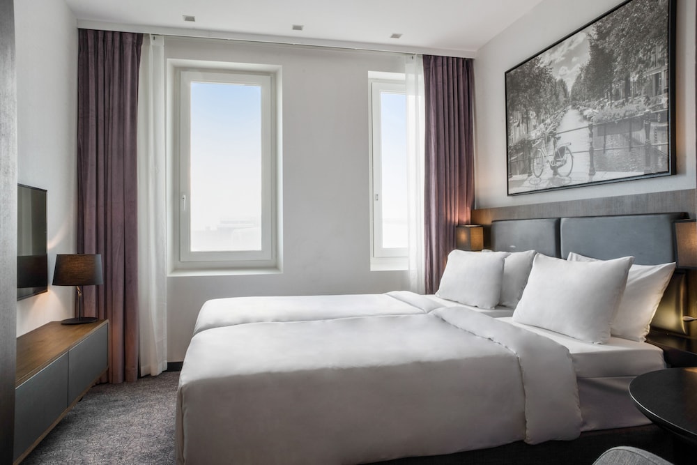 Radisson Hotel and Suites Amsterdam South 13/50