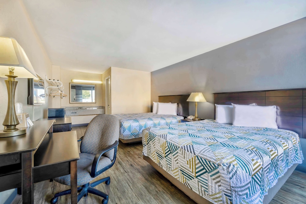 Motel6 Effingham, IL 25/50