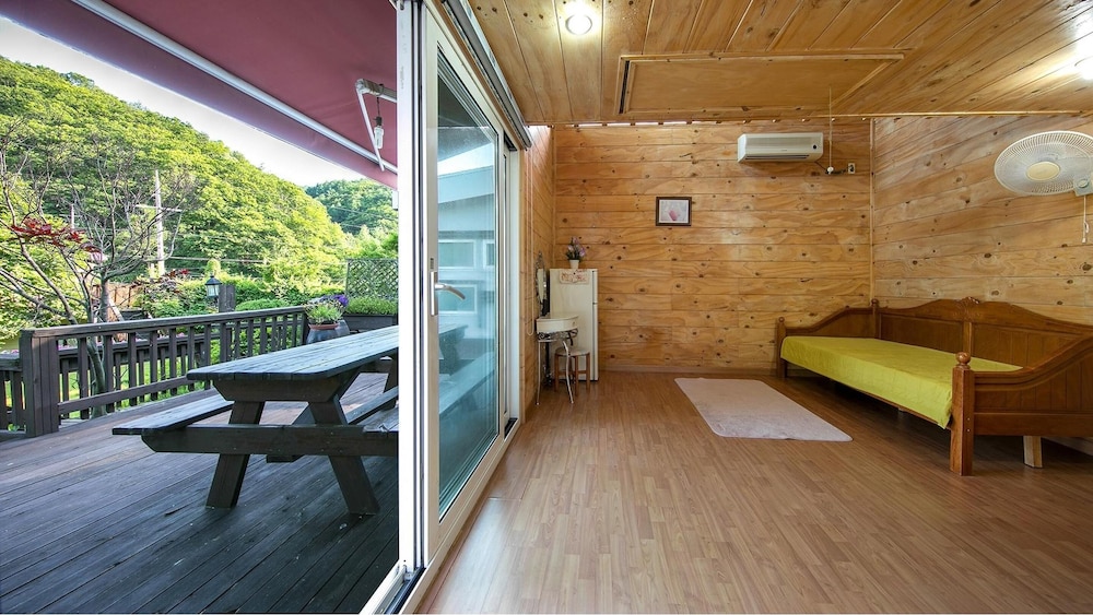 Hongcheon Lime Orange Pension 18/49