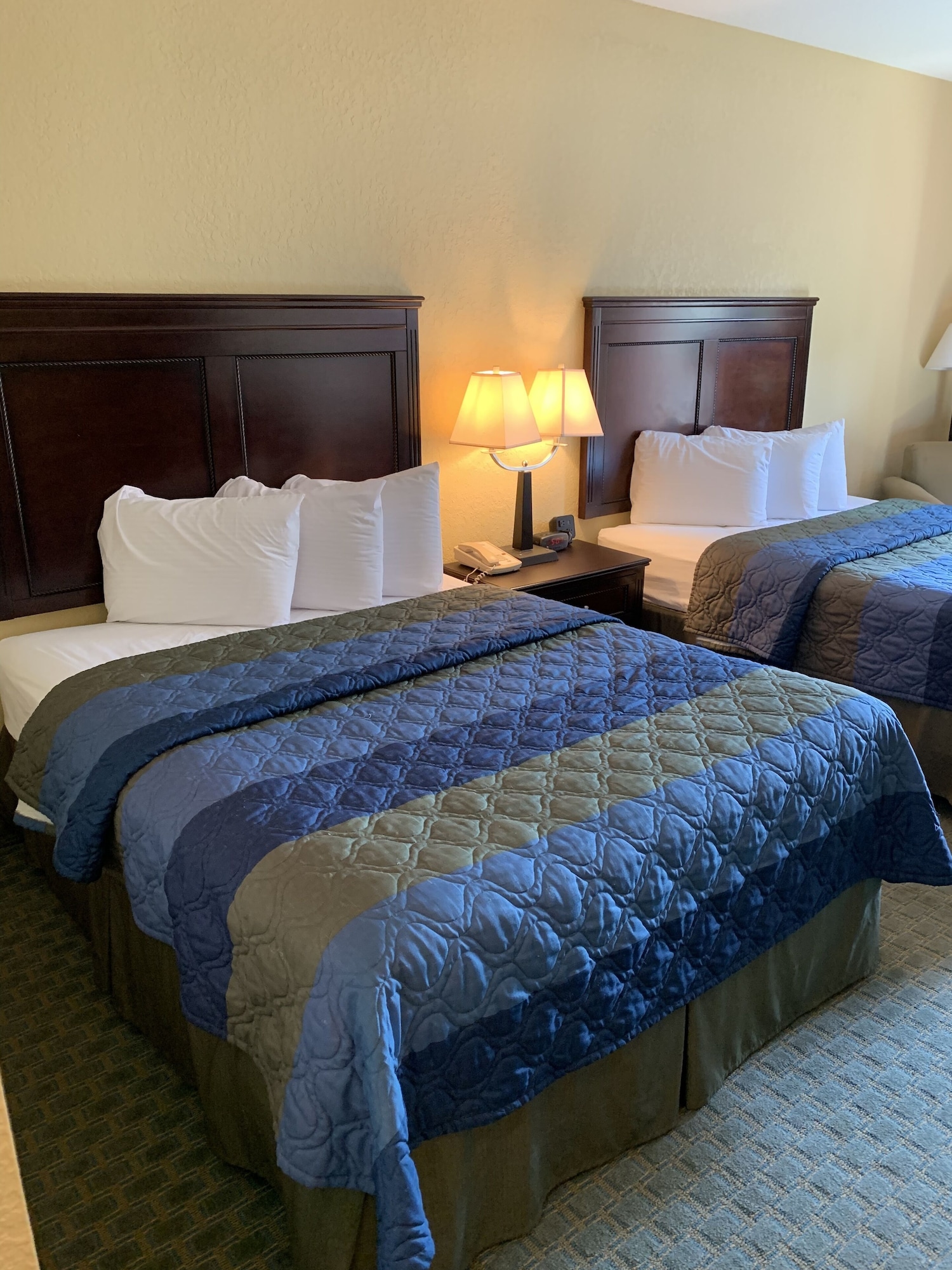 STANDARD, 2 QUEEN BEDS, SMOKING