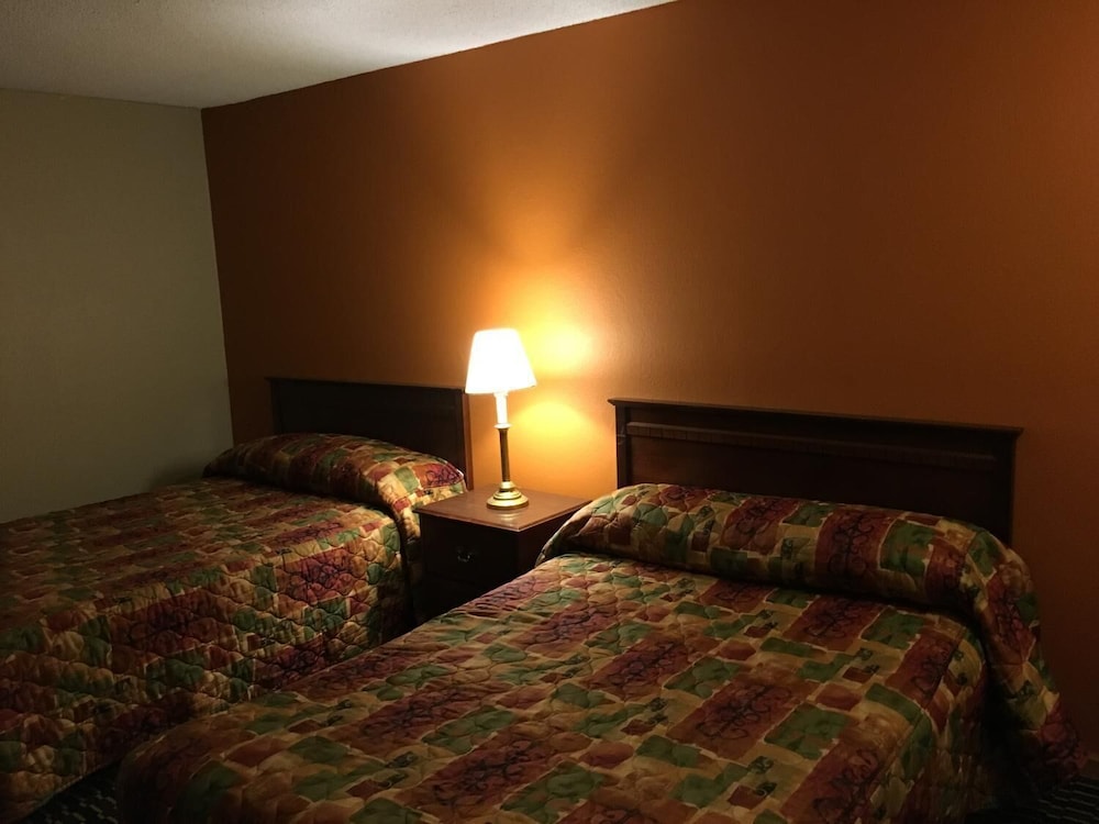 Knights Inn Merrillville 13/28