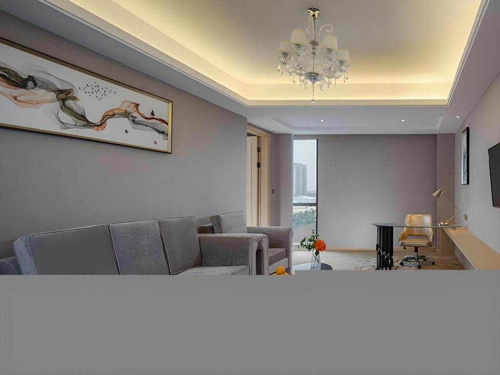 Vienna Hotel (Zhongshan Xiaolan High Speed Railway Station) 39/59