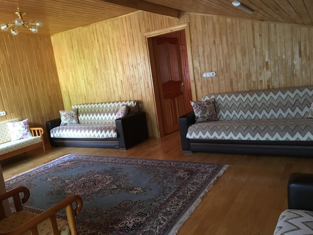 Zeren Apart 27/50