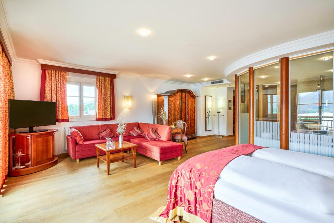 Executive, Suite