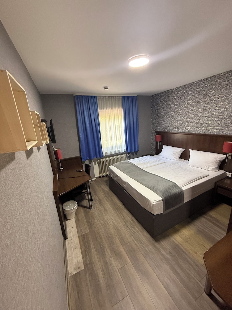 Parkhotel Lindenhof 19/40