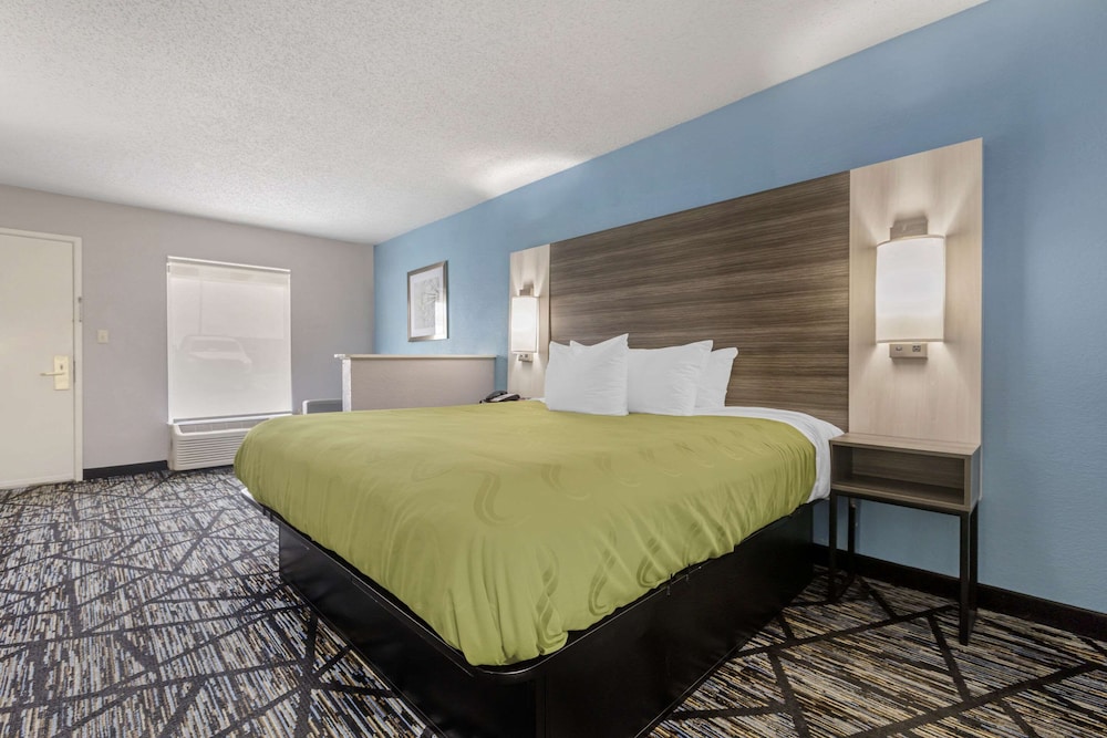 Quality Inn Newberry 12/33