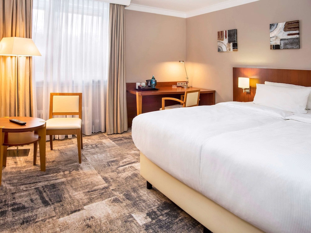 MERCURE HOTEL HAGEN 13/67