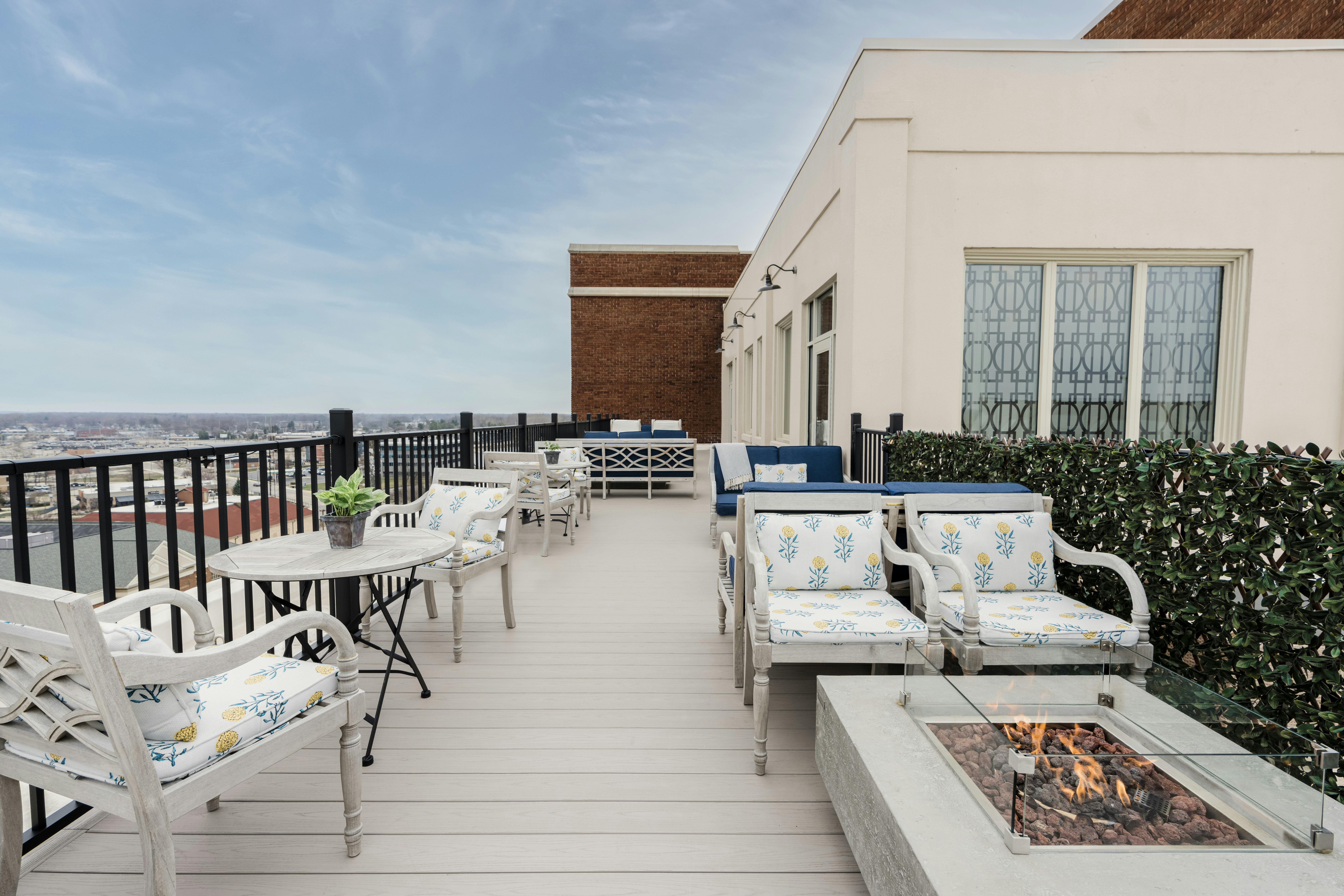 Hotel Elkhart, Tapestry Collection by Hilton 16/32