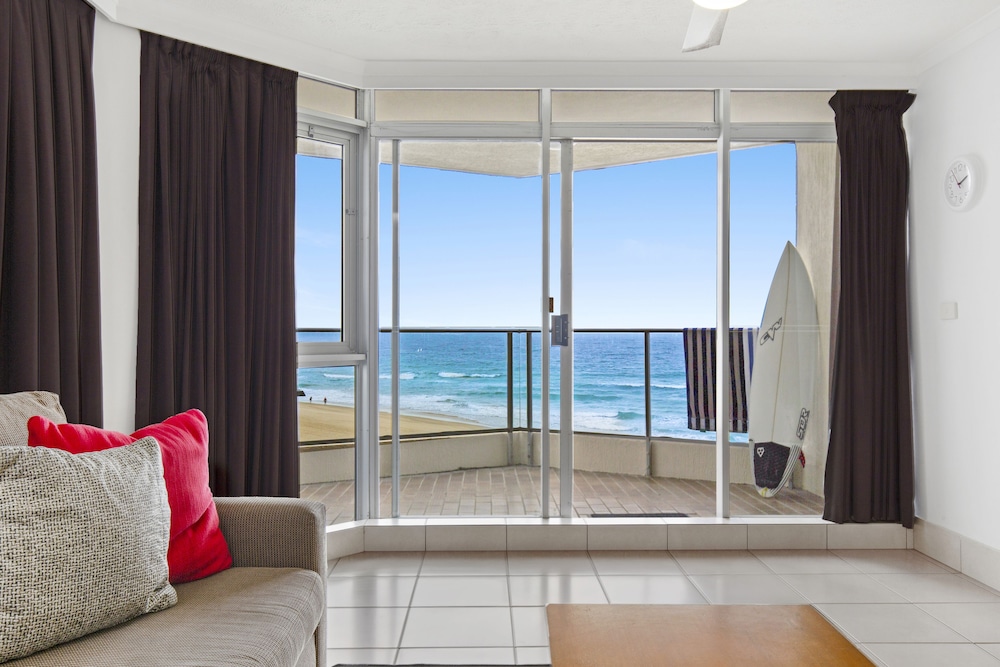 FORESHORE BEACHFRONT APARTMENTS 43/66
